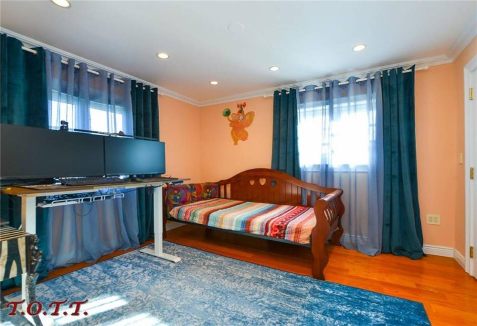 2307 66th Street, Brooklyn, New York 11234, 4 Bedrooms Bedrooms, ,4 BathroomsBathrooms,Residential,For Sale,66th,490614