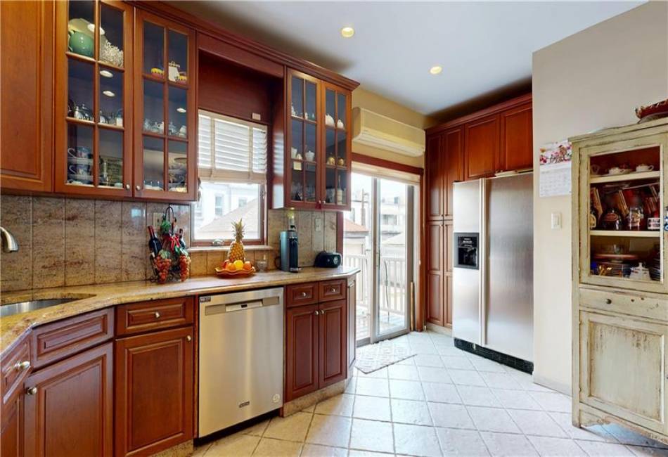 949 72nd Street, Brooklyn, New York 11228, 3 Bedrooms Bedrooms, ,2 BathroomsBathrooms,Residential,For Sale,72nd,490661