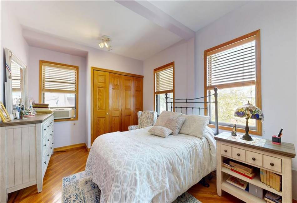 949 72nd Street, Brooklyn, New York 11228, 3 Bedrooms Bedrooms, ,2 BathroomsBathrooms,Residential,For Sale,72nd,490661
