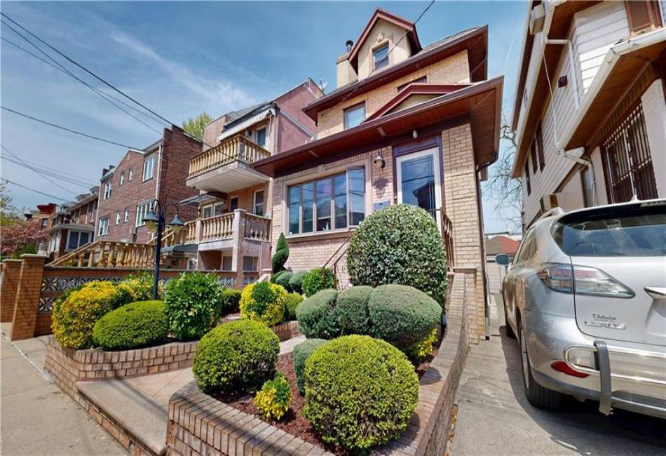 949 72nd Street, Brooklyn, New York 11228, 3 Bedrooms Bedrooms, ,2 BathroomsBathrooms,Residential,For Sale,72nd,490661