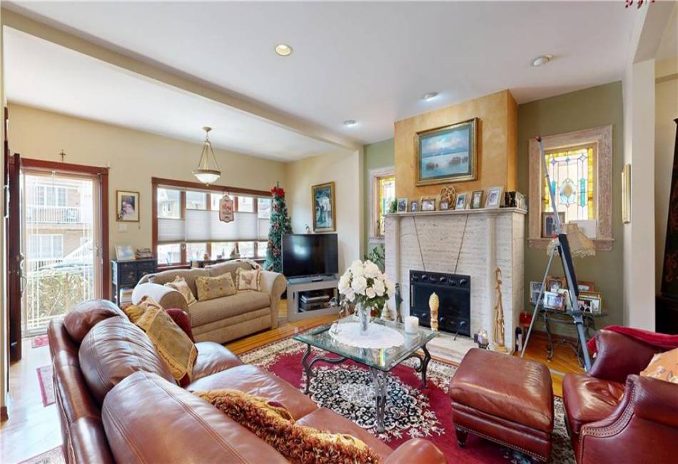 949 72nd Street, Brooklyn, New York 11228, 3 Bedrooms Bedrooms, ,2 BathroomsBathrooms,Residential,For Sale,72nd,490661