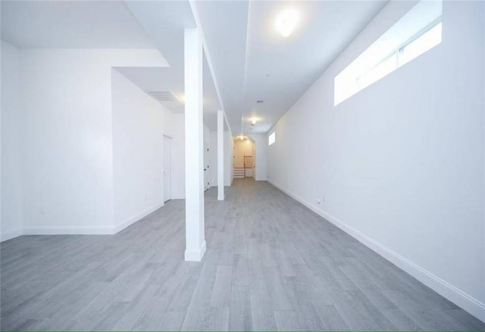 144 Beach Street, Staten Island, New York 10304, 6 Bedrooms Bedrooms, ,5 BathroomsBathrooms,Residential,For Sale,Beach,490728