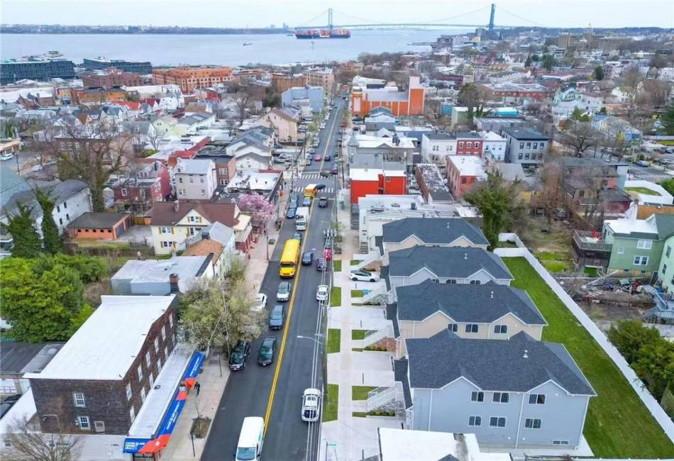 144 Beach Street, Staten Island, New York 10304, 6 Bedrooms Bedrooms, ,5 BathroomsBathrooms,Residential,For Sale,Beach,490728