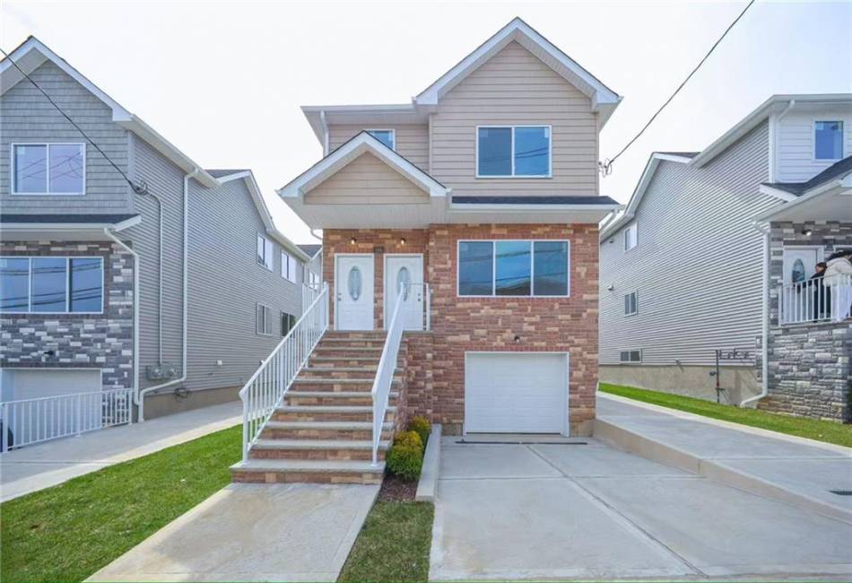 144 Beach Street, Staten Island, New York 10304, 6 Bedrooms Bedrooms, ,5 BathroomsBathrooms,Residential,For Sale,Beach,490728