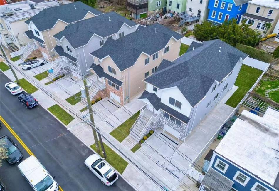 144 Beach Street, Staten Island, New York 10304, 6 Bedrooms Bedrooms, ,5 BathroomsBathrooms,Residential,For Sale,Beach,490728