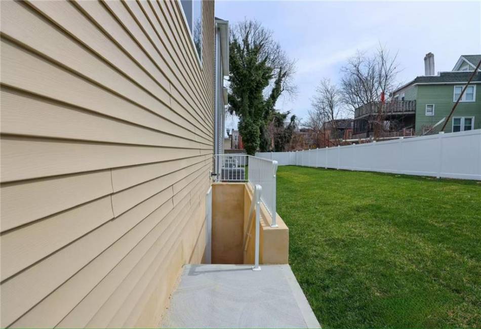 144 Beach Street, Staten Island, New York 10304, 6 Bedrooms Bedrooms, ,5 BathroomsBathrooms,Residential,For Sale,Beach,490728