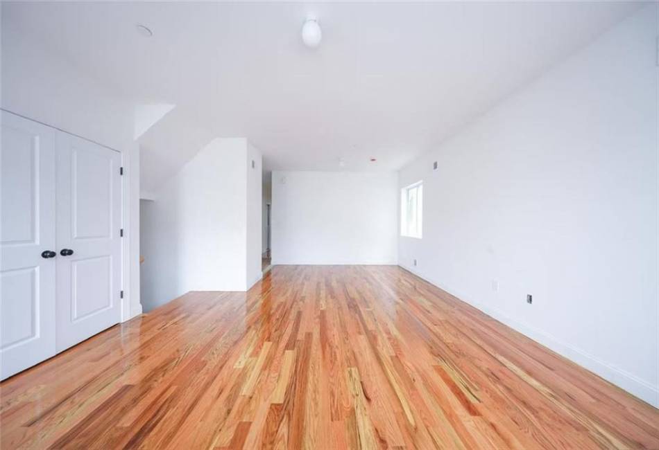 144 Beach Street, Staten Island, New York 10304, 6 Bedrooms Bedrooms, ,5 BathroomsBathrooms,Residential,For Sale,Beach,490728