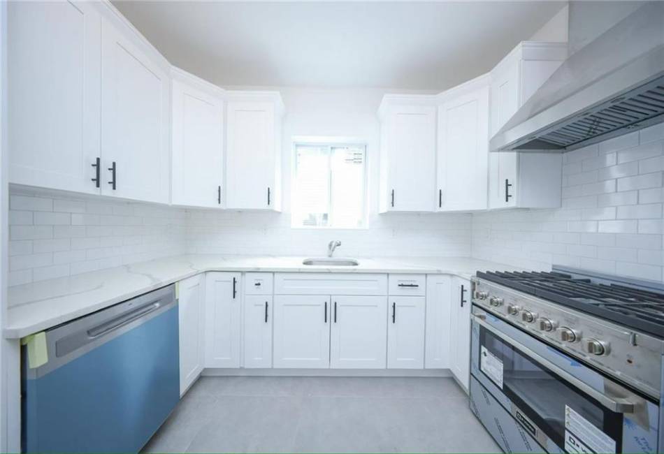 144 Beach Street, Staten Island, New York 10304, 6 Bedrooms Bedrooms, ,5 BathroomsBathrooms,Residential,For Sale,Beach,490728