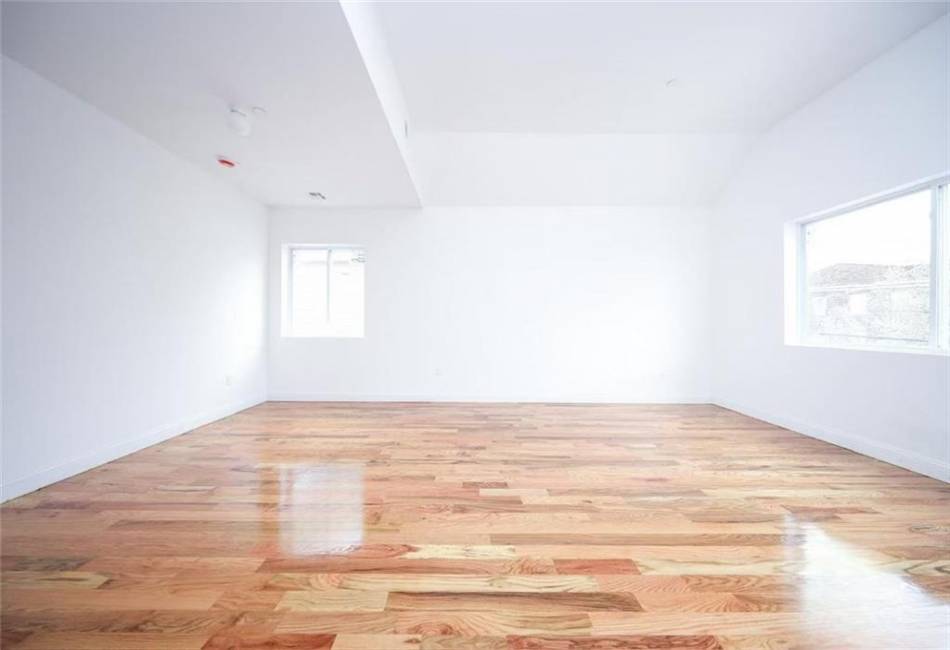 144 Beach Street, Staten Island, New York 10304, 6 Bedrooms Bedrooms, ,5 BathroomsBathrooms,Residential,For Sale,Beach,490728