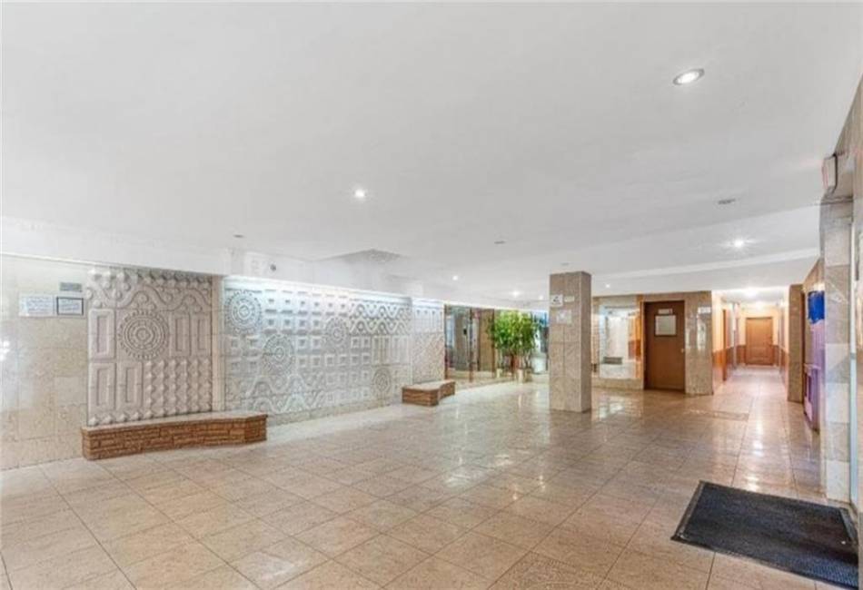 2727 Ocean Parkway, New York, New York 11235, ,1 BathroomBathrooms,Residential,For Sale,Ocean,490744