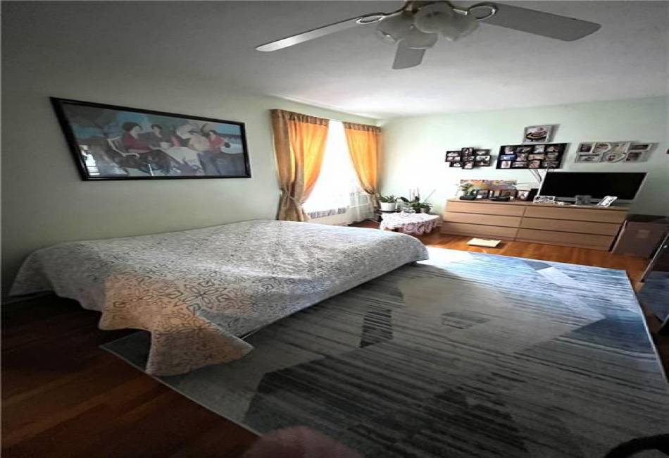 2727 Ocean Parkway, New York, New York 11235, ,1 BathroomBathrooms,Residential,For Sale,Ocean,490744