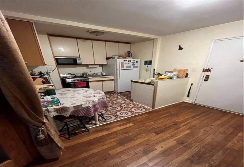2727 Ocean Parkway, New York, New York 11235, ,1 BathroomBathrooms,Residential,For Sale,Ocean,490744