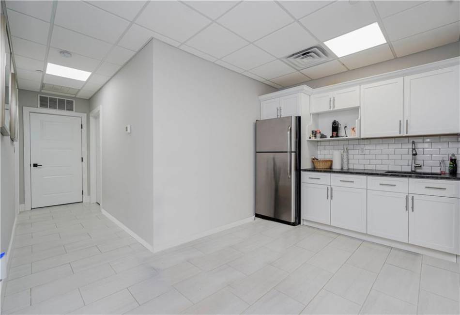 21 Prall Avenue, Staten Island, New York 10312, ,Mixed Use,For Sale,Prall,490748