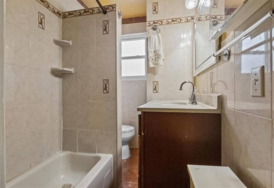 1476 95th Street, Brooklyn, New York 11236, 3 Bedrooms Bedrooms, ,3 BathroomsBathrooms,Residential,For Sale,95th,490749