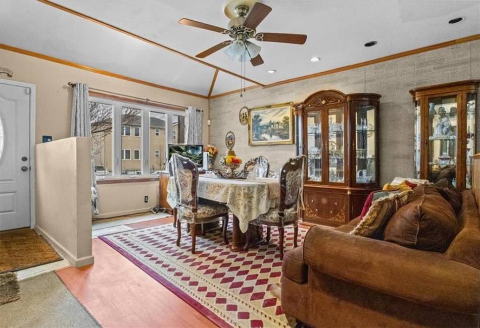 1476 95th Street, Brooklyn, New York 11236, 3 Bedrooms Bedrooms, ,3 BathroomsBathrooms,Residential,For Sale,95th,490749
