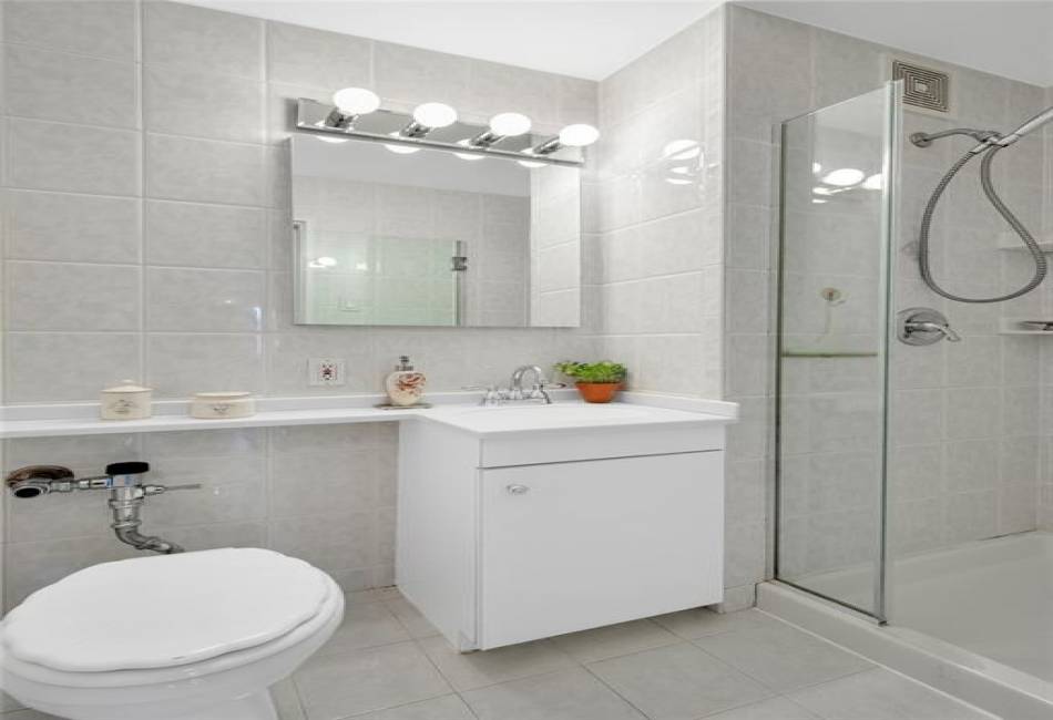 9201 Shore Road, Brooklyn, New York 11209, 2 Bedrooms Bedrooms, ,2 BathroomsBathrooms,Residential,For Sale,Shore,490750