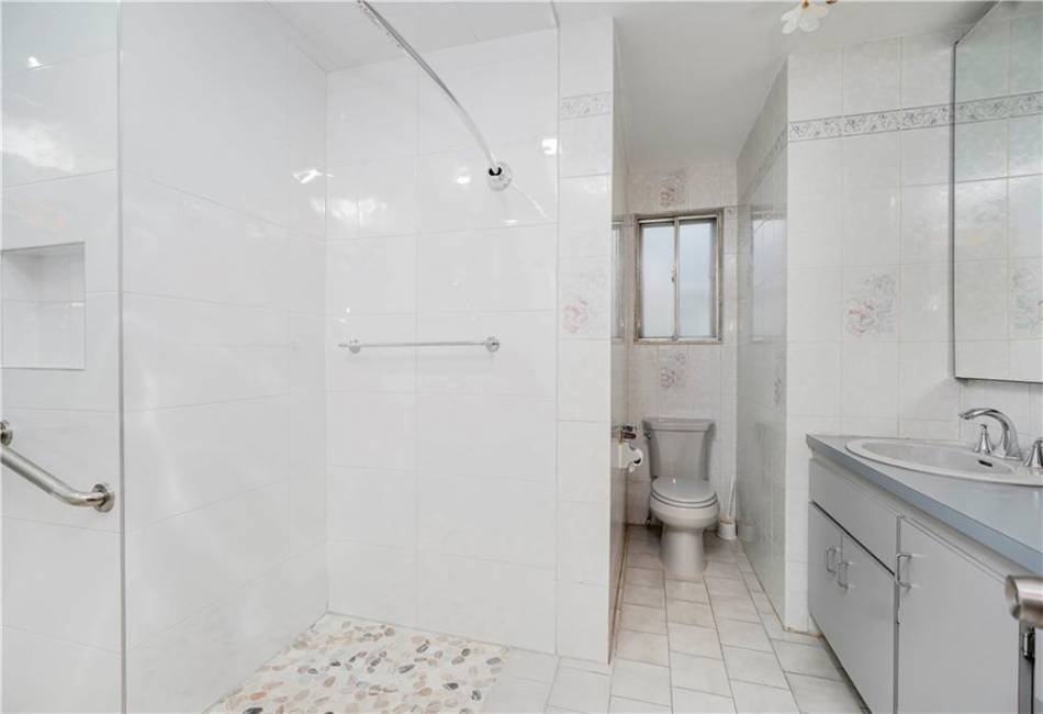 117 Gary Place, Staten Island, New York 10314, 5 Bedrooms Bedrooms, ,4 BathroomsBathrooms,Residential,For Sale,Gary,490752