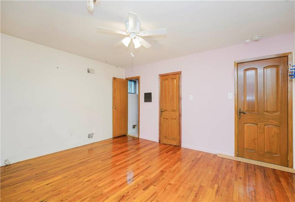 117 Gary Place, Staten Island, New York 10314, 5 Bedrooms Bedrooms, ,4 BathroomsBathrooms,Residential,For Sale,Gary,490752