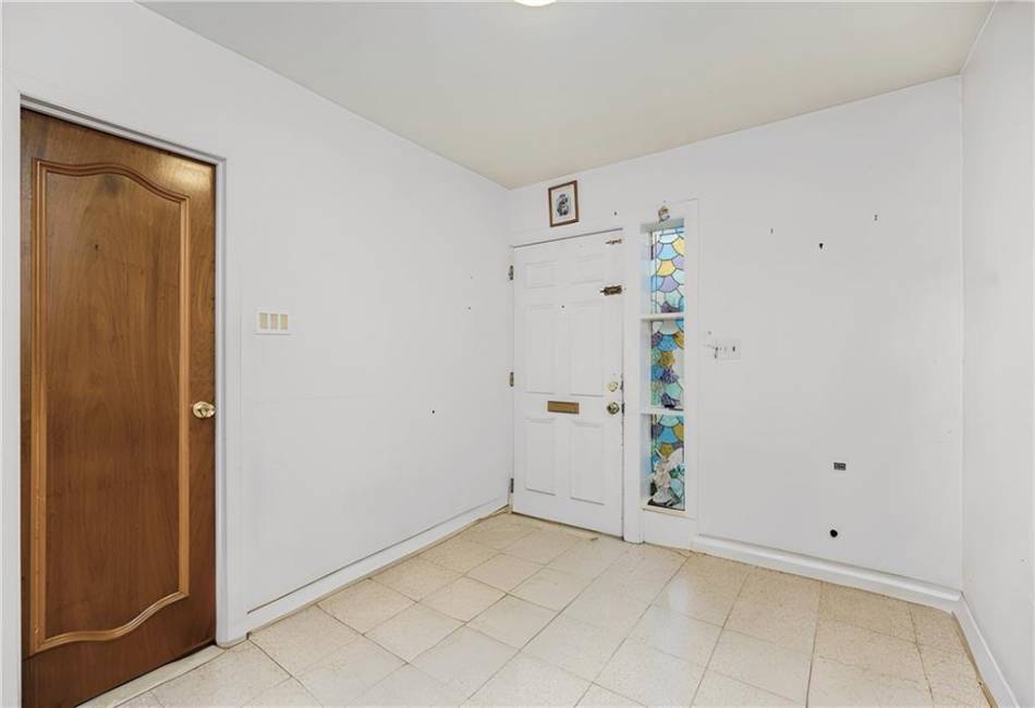 117 Gary Place, Staten Island, New York 10314, 5 Bedrooms Bedrooms, ,4 BathroomsBathrooms,Residential,For Sale,Gary,490752