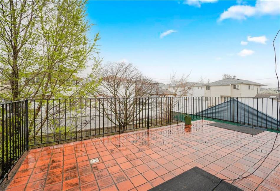 117 Gary Place, Staten Island, New York 10314, 5 Bedrooms Bedrooms, ,4 BathroomsBathrooms,Residential,For Sale,Gary,490752