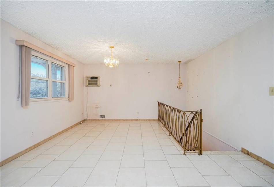 117 Gary Place, Staten Island, New York 10314, 5 Bedrooms Bedrooms, ,4 BathroomsBathrooms,Residential,For Sale,Gary,490752