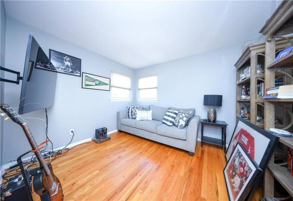 4325 Hylan Boulevard, Staten Island, New York 10312, 4 Bedrooms Bedrooms, ,3 BathroomsBathrooms,Residential,For Sale,Hylan,490783