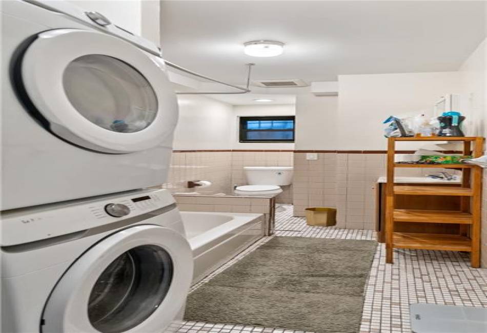 650 Jefferson Avenue, Brooklyn, New York 11221, 3 Bedrooms Bedrooms, ,Residential,For Sale,Jefferson,490787