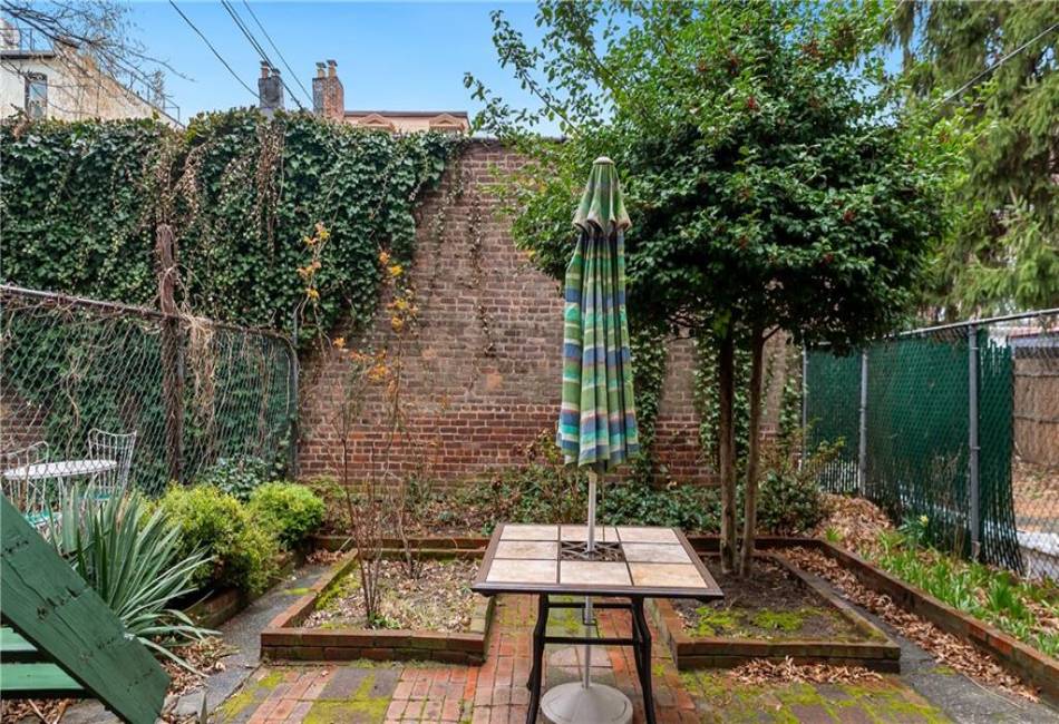 650 Jefferson Avenue, Brooklyn, New York 11221, 3 Bedrooms Bedrooms, ,Residential,For Sale,Jefferson,490787