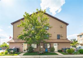 96 Lamped Loop, New Springville, New York 10314, 3 Bedrooms Bedrooms, ,2 BathroomsBathrooms,Residential,For Sale,Lamped,490459