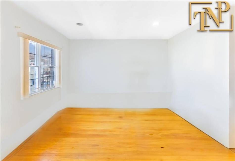 9526 Schenck Street, Brooklyn, New York 11236, 2 Bedrooms Bedrooms, ,2 BathroomsBathrooms,Residential,For Sale,Schenck,490691