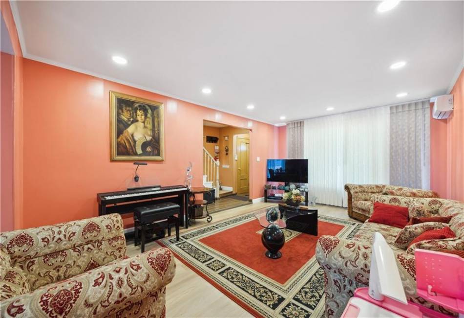 4640 Bedford Avenue, Brooklyn, New York 11235, 4 Bedrooms Bedrooms, ,3 BathroomsBathrooms,Residential,For Sale,Bedford,490770