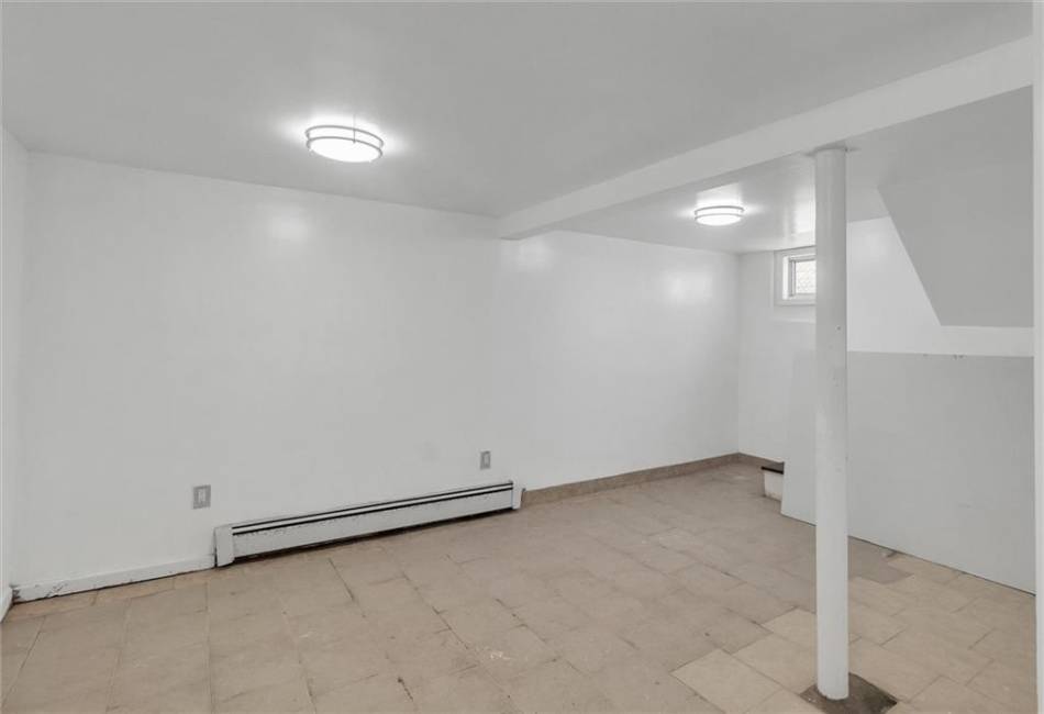 121 Osgood Avenue, State Island, New York 10304, 6 Bedrooms Bedrooms, ,2 BathroomsBathrooms,Residential,For Sale,Osgood,484747