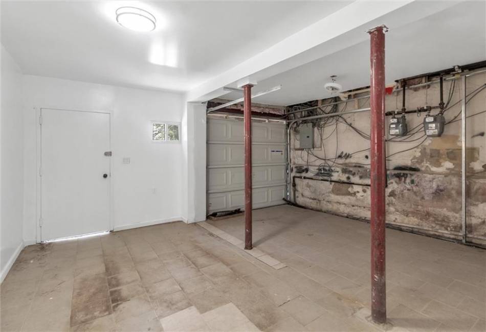 121 Osgood Avenue, State Island, New York 10304, 6 Bedrooms Bedrooms, ,2 BathroomsBathrooms,Residential,For Sale,Osgood,484747