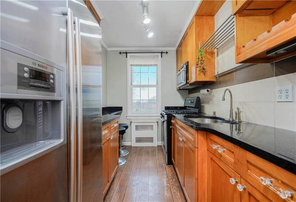 6665 Colonial Road, Brooklyn, New York 11220, 1 Bedroom Bedrooms, ,1 BathroomBathrooms,Residential,For Sale,Colonial,490755