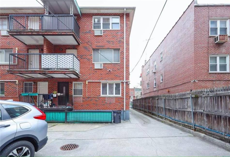 2235A 84th Street, Brooklyn, New York 11214, 3 Bedrooms Bedrooms, ,2 BathroomsBathrooms,Residential,For Sale,84th,490864