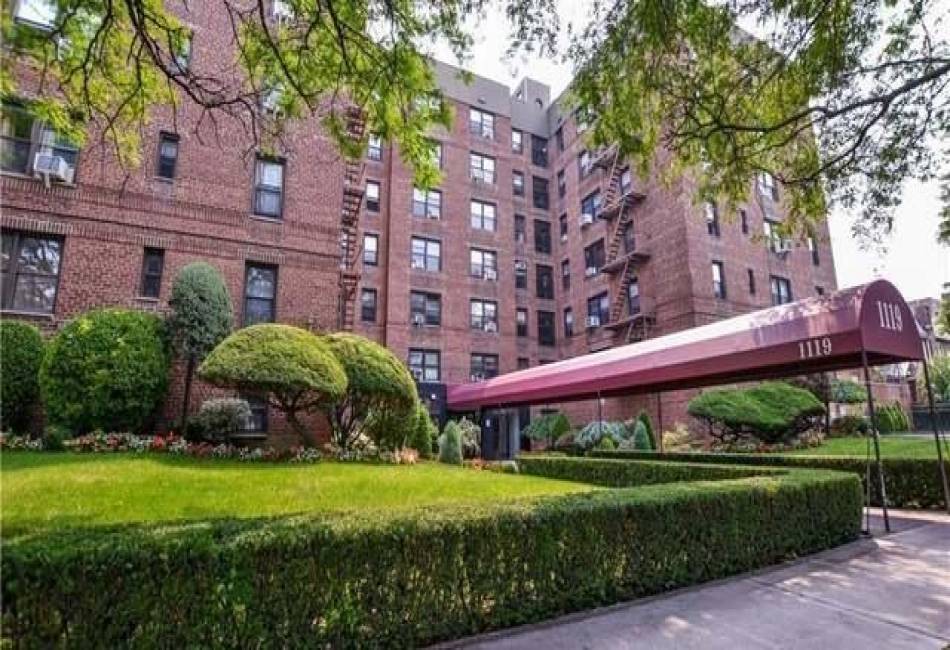 1119 Ocean Parkway, Brooklyn, New York 11230, 1 Bedroom Bedrooms, ,1 BathroomBathrooms,Residential,For Sale,Ocean,490872