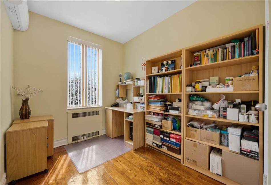 2719 Avenue Y, Brooklyn, New York 11235, 3 Bedrooms Bedrooms, ,3 BathroomsBathrooms,Residential,For Sale,Avenue Y,490876
