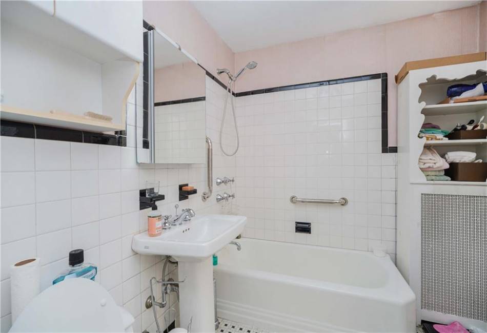 2039 5th Street, Brooklyn, New York 11223, 4 Bedrooms Bedrooms, ,3 BathroomsBathrooms,Residential,For Sale,5th,490886