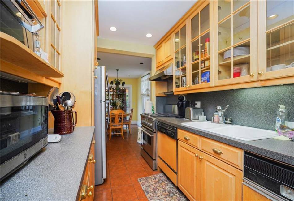 2039 5th Street, Brooklyn, New York 11223, 4 Bedrooms Bedrooms, ,3 BathroomsBathrooms,Residential,For Sale,5th,490886