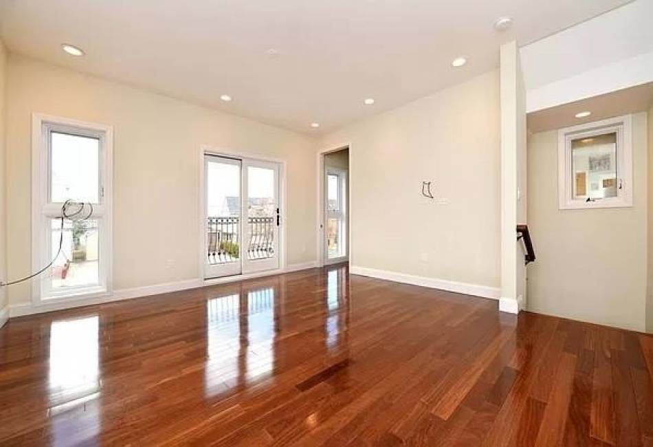 119 Norfolk Street, Brooklyn, New York 11235, 5 Bedrooms Bedrooms, ,4.5 BathroomsBathrooms,Residential,For Sale,Norfolk,490900