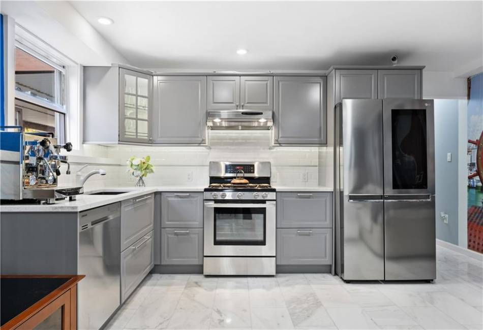 181 Androvette Avenue, Staten Island, New York 10312, 4 Bedrooms Bedrooms, ,5 BathroomsBathrooms,Residential,For Sale,Androvette,490911