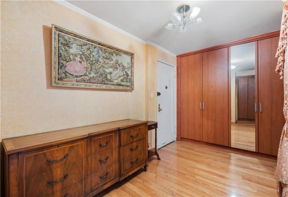 711 Montauk Court, Brooklyn, New York 11235, 1 Bedroom Bedrooms, ,1 BathroomBathrooms,Residential,For Sale,Montauk,490915