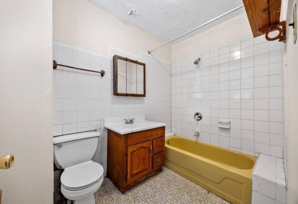 111 Schenectady Avenue, Brooklyn, New York 11213, 3 Bedrooms Bedrooms, ,3 BathroomsBathrooms,Residential,For Sale,Schenectady,478388