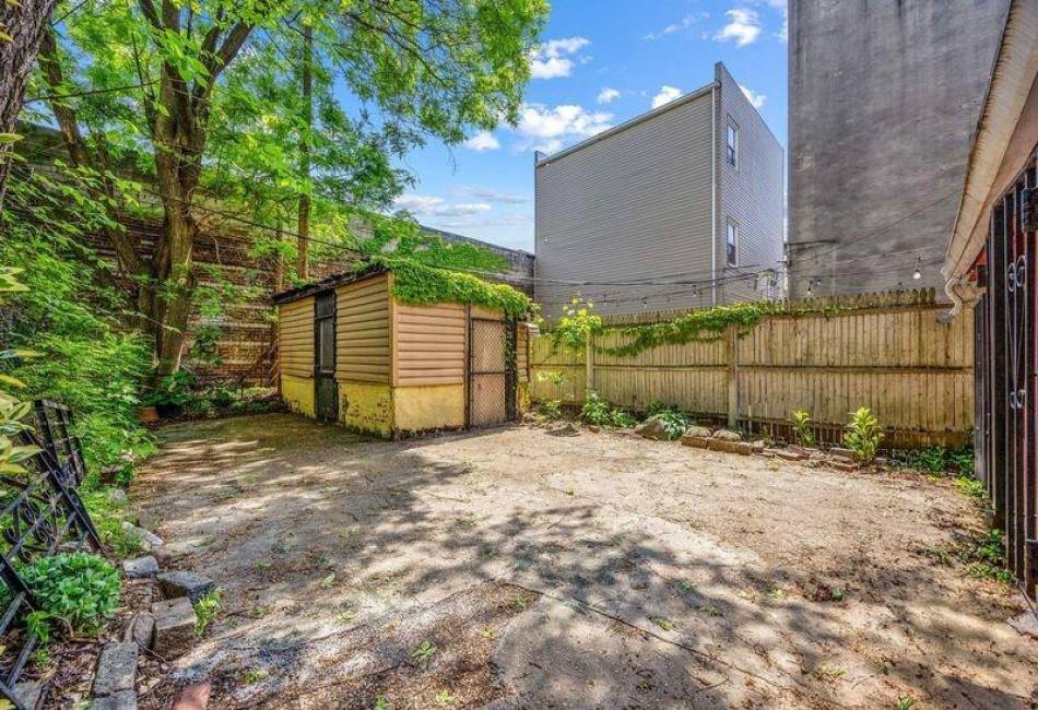 111 Schenectady Avenue, Brooklyn, New York 11213, 3 Bedrooms Bedrooms, ,3 BathroomsBathrooms,Residential,For Sale,Schenectady,478388