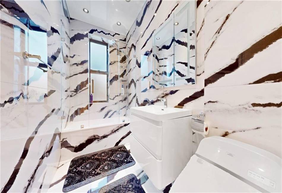 1120 Brighton Beach Avenue, Brooklyn, New York 11235, 2 Bedrooms Bedrooms, ,1 BathroomBathrooms,Residential,For Sale,Brighton Beach,490895