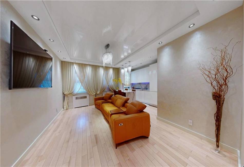1120 Brighton Beach Avenue, Brooklyn, New York 11235, 2 Bedrooms Bedrooms, ,1 BathroomBathrooms,Residential,For Sale,Brighton Beach,490895