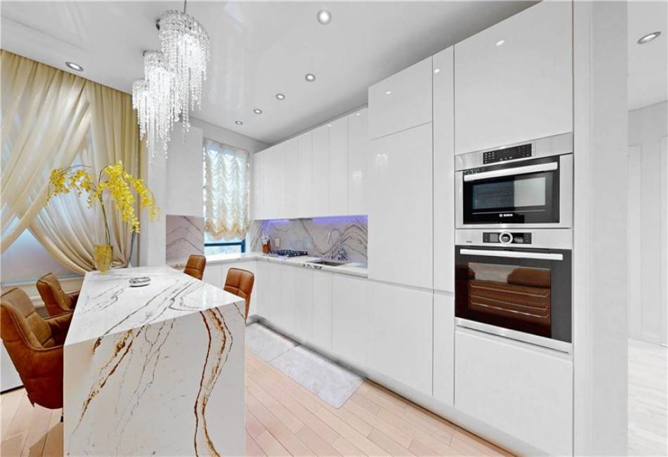 1120 Brighton Beach Avenue, Brooklyn, New York 11235, 2 Bedrooms Bedrooms, ,1 BathroomBathrooms,Residential,For Sale,Brighton Beach,490895