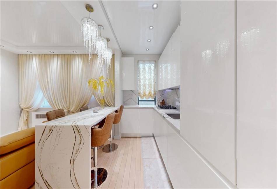 1120 Brighton Beach Avenue, Brooklyn, New York 11235, 2 Bedrooms Bedrooms, ,1 BathroomBathrooms,Residential,For Sale,Brighton Beach,490895