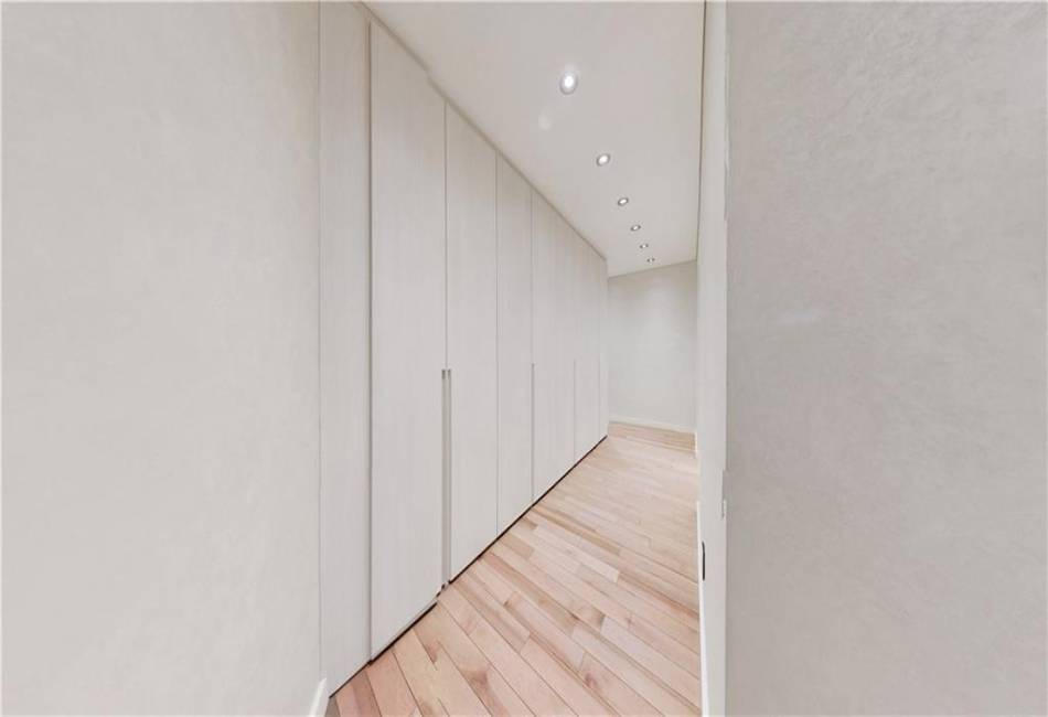 1120 Brighton Beach Avenue, Brooklyn, New York 11235, 2 Bedrooms Bedrooms, ,1 BathroomBathrooms,Residential,For Sale,Brighton Beach,490895