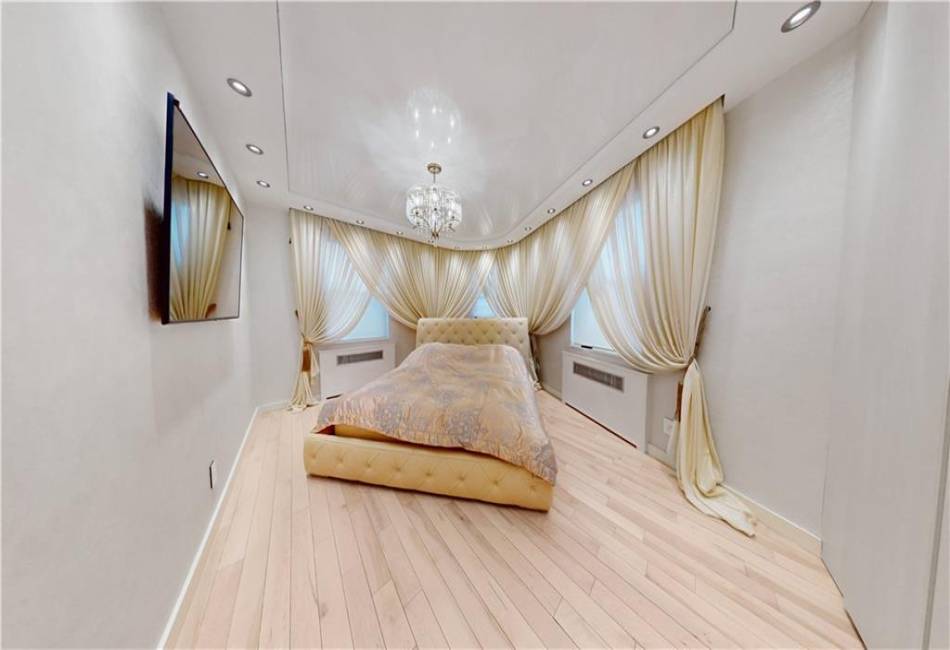 1120 Brighton Beach Avenue, Brooklyn, New York 11235, 2 Bedrooms Bedrooms, ,1 BathroomBathrooms,Residential,For Sale,Brighton Beach,490895